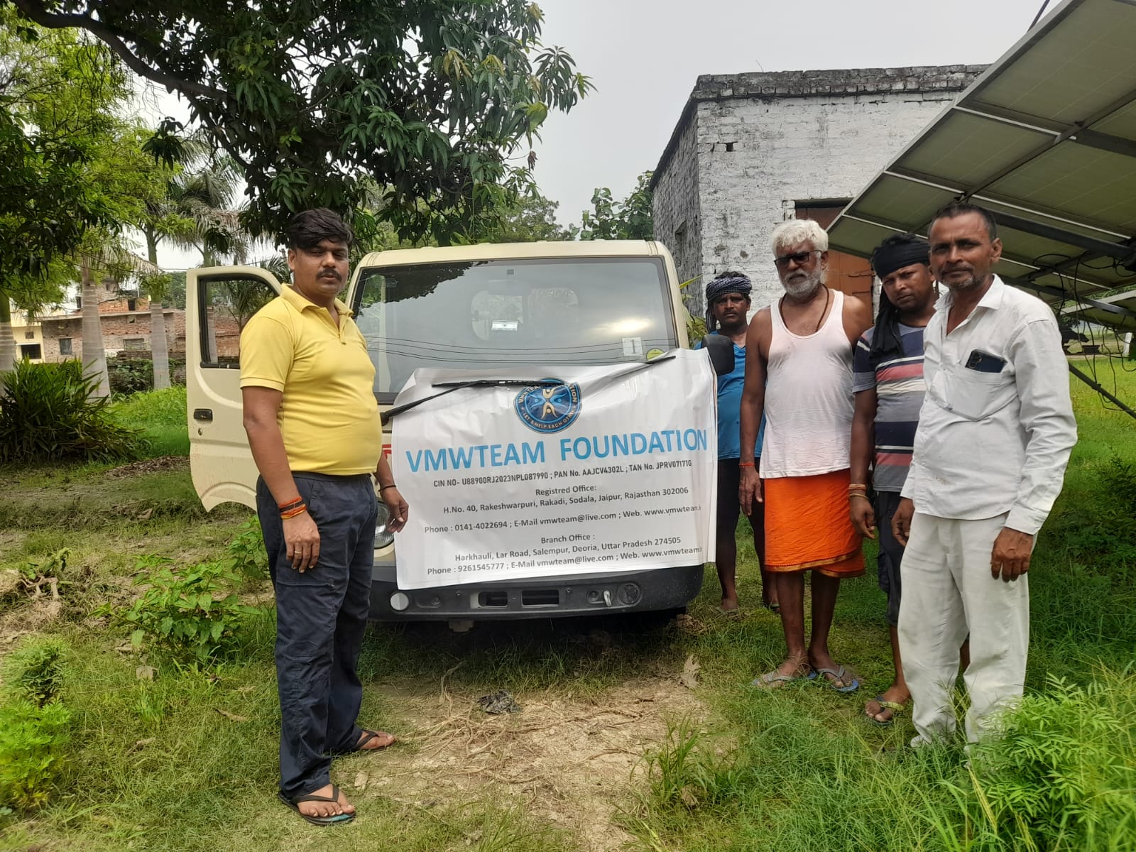 वीएमडब्लू टीम फाउन्डेशन ने 10 कट्ठा खेत का हरा चारा लार स्थित गौशाला के लिए दान किया है।